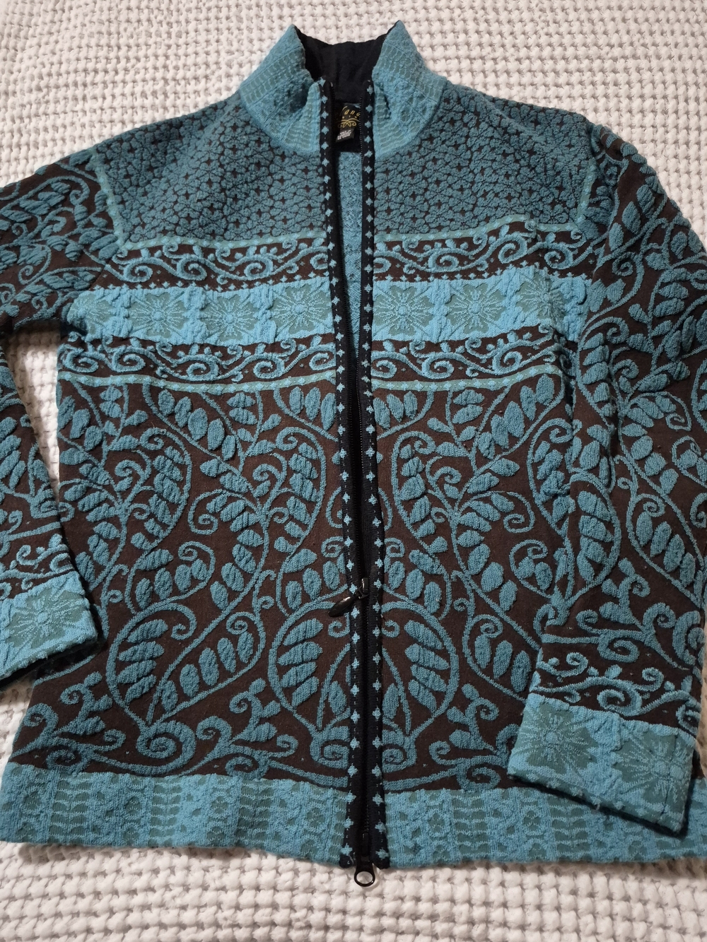 Size M Womens Islandica Teal and Brown Patterned Zip Jacket